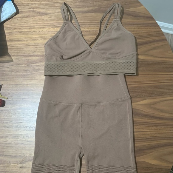 Eniko Hart Fabletics Set NEW - Picture 2 of 3